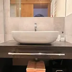 Aclavaldafur Apart Наудерс